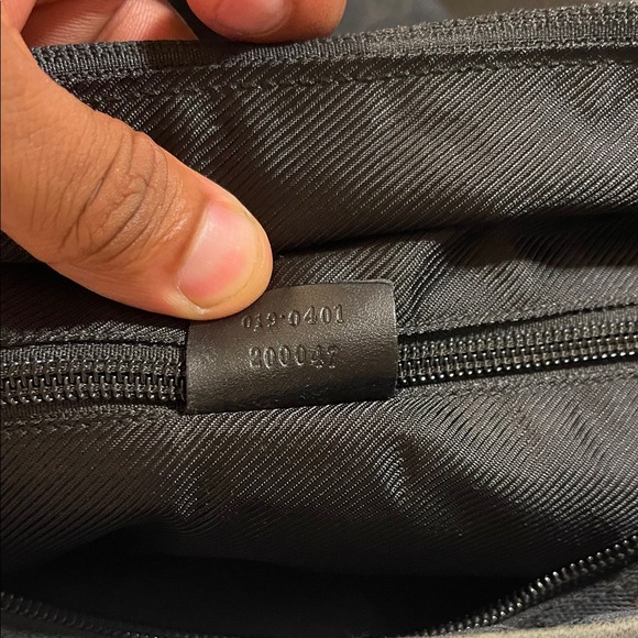Gucci Black GG Canvas Messenger Tote - Picture 3 of 5